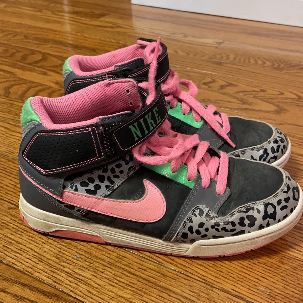 Nike high tops pink & gray leopard print size 4.5Y - Picture 4 of 9